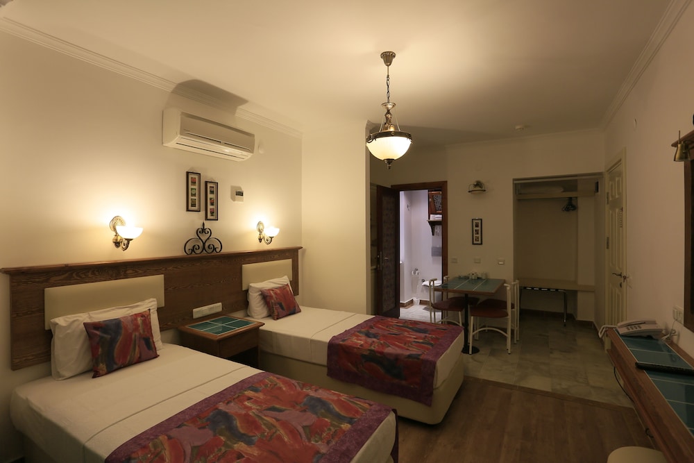 Double or Twin Room photo 1