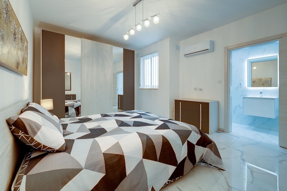 Apartment (2 Bedrooms) photo 1