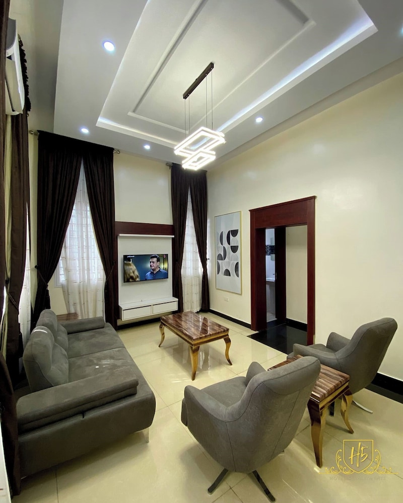 Elite Apartment photo 2