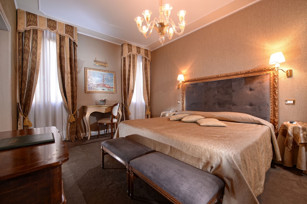 Classic Quadruple Room