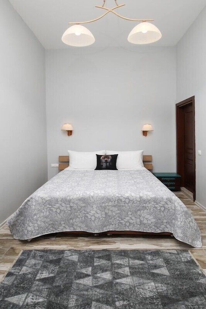 Economy Room (5)