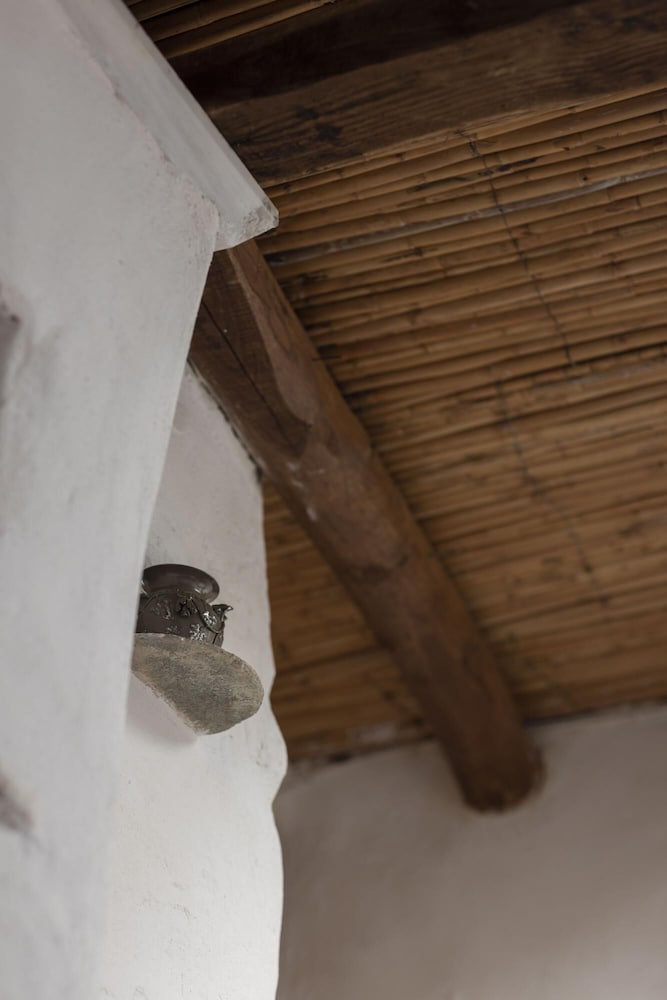 House, Smoking photo 3