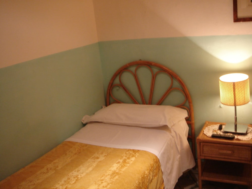 Single Room, Shared Bathroom