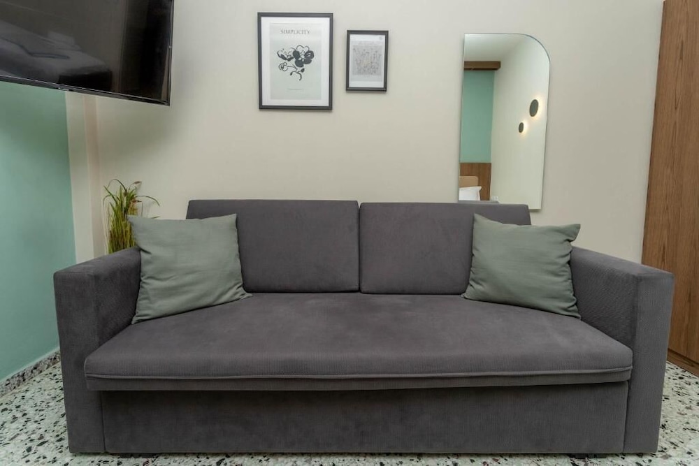 Basic Apartment photo 2