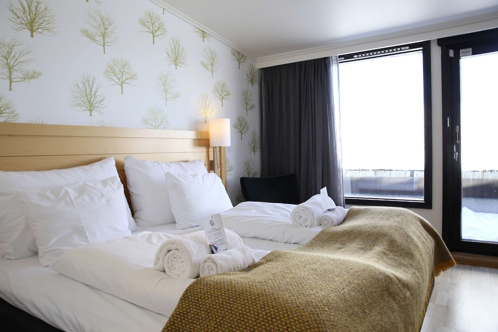 Superior Room, 1 King Bed, Balcony, Sea View - Photo 1