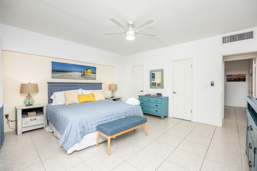 Condo, Multiple Beds (Jamaica Royale Beach View Tower - T32)