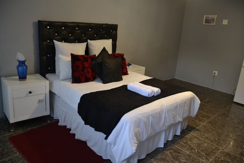 Deluxe Triple Room, Accessible, Mountain View photo 3