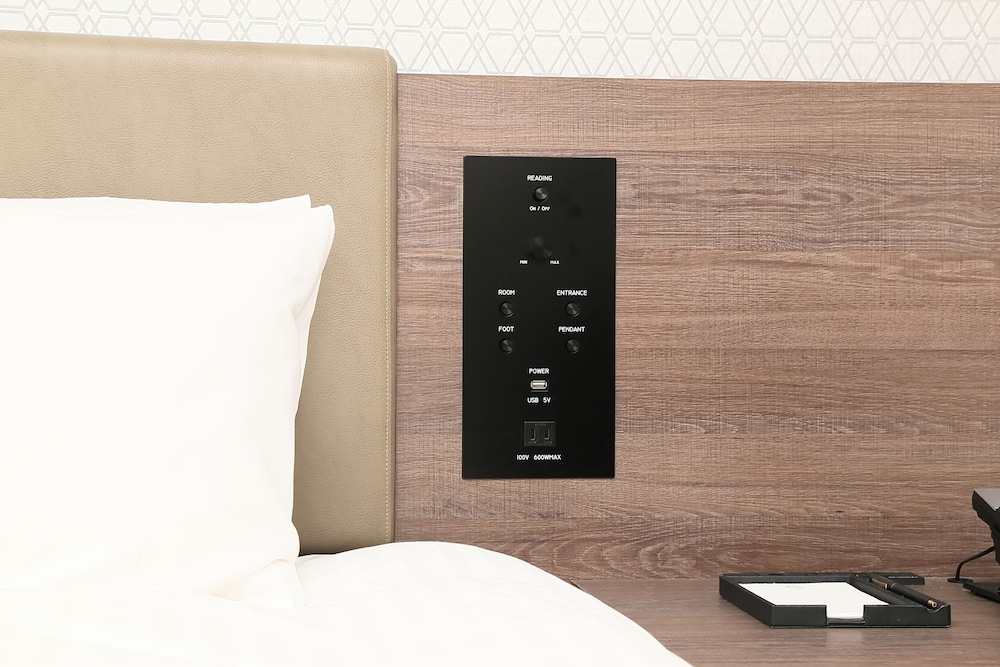 Superior Room with Twin Bed (1-2 People Use Only) - Photo 3