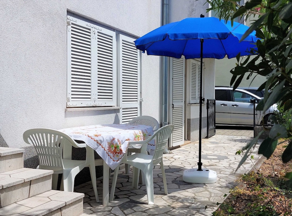 Apartment (One Bedroom Apartment with Terrace)