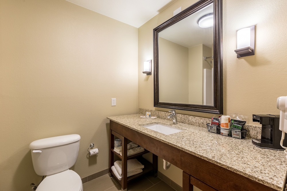 Suite, 1 King Bed, Non Smoking, Hot Tub - Photo 9