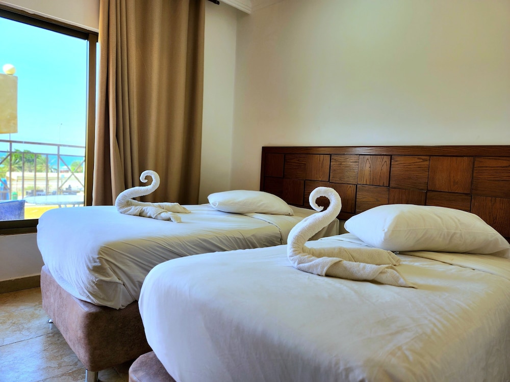 Deluxe Double or Twin Room, 1 Bedroom, Balcony, Sea View photo 1