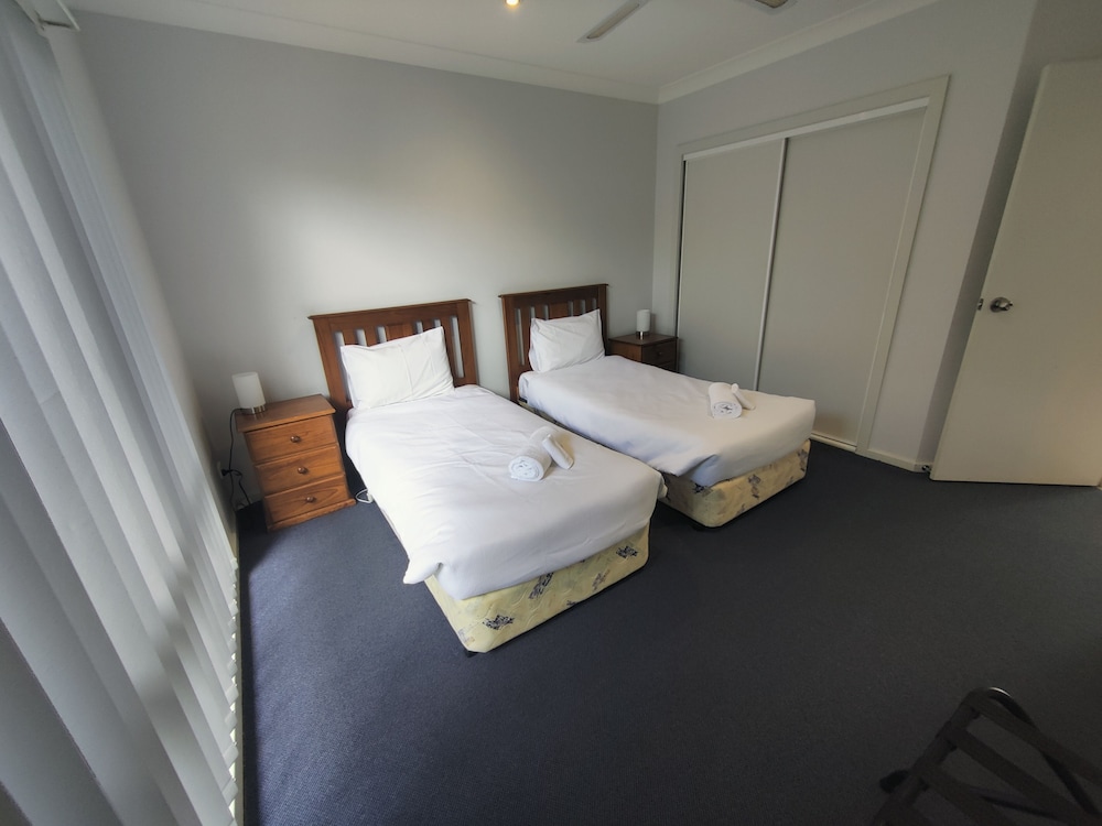 2 Brm Apartment 4.5* AAA photo 3
