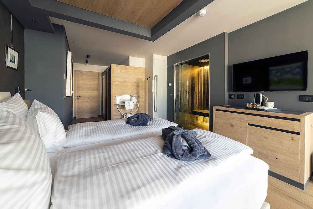 Romantic Double Room, 1 King Bed, Sauna