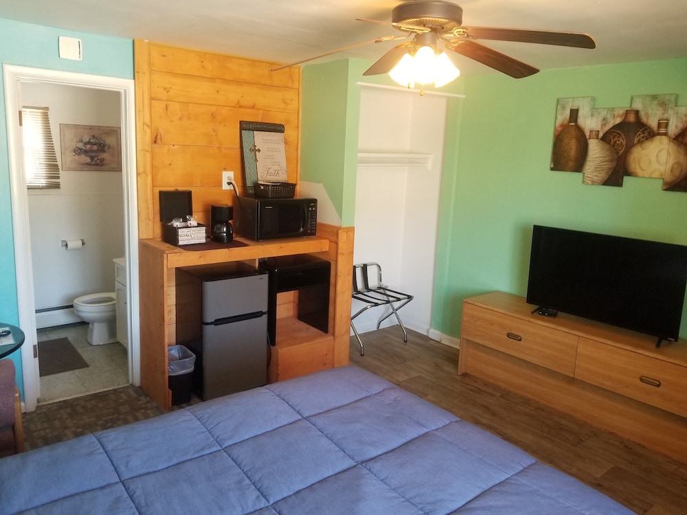 Comfort Single Room, 1 Queen Bed, Ground Floor photo 3
