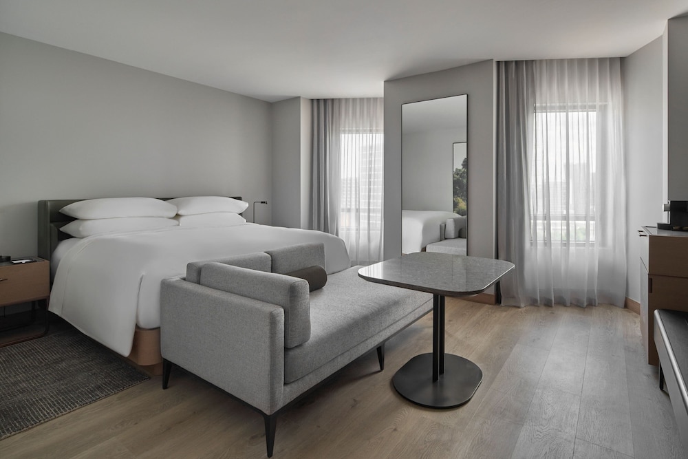 Premium Room, 1 King Bed, Smoking, Terrace
