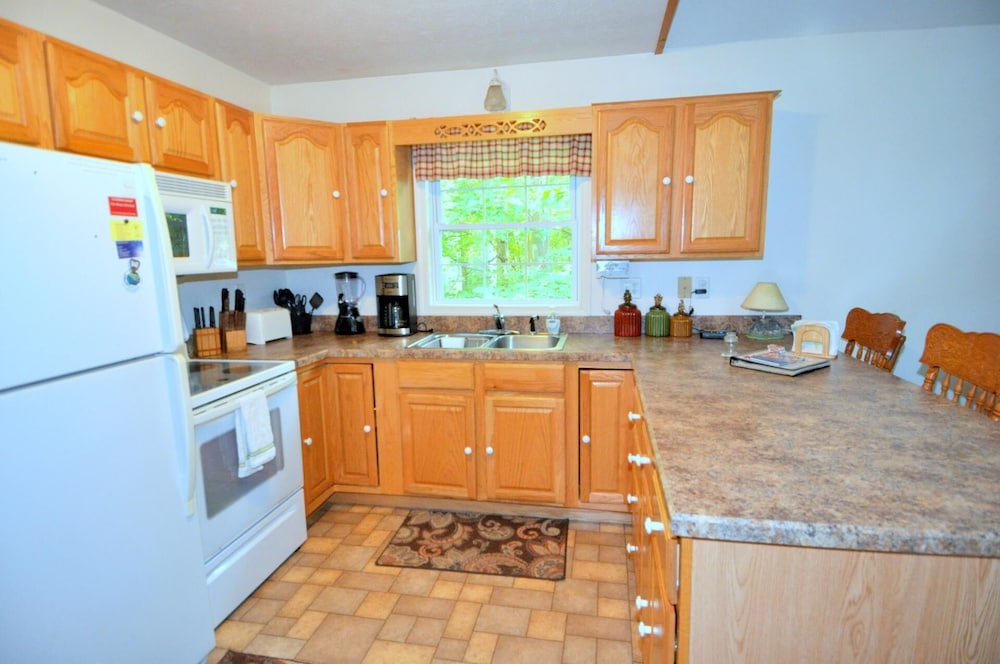 House, Multiple Beds (Trails End River Retreat - Riverside) photo 2