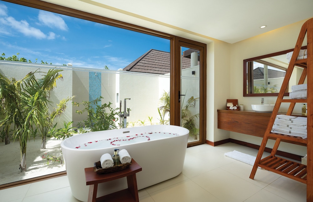 Majlis Residence - Photo 18