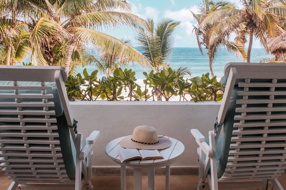 Beachfront Rooftop Beach View