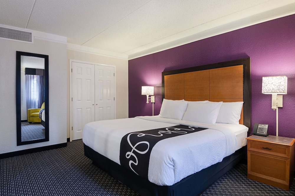 Suite, Multiple Beds, Non Smoking photo 3