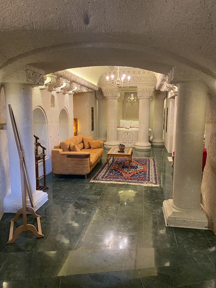 Traditional Suite photo 3