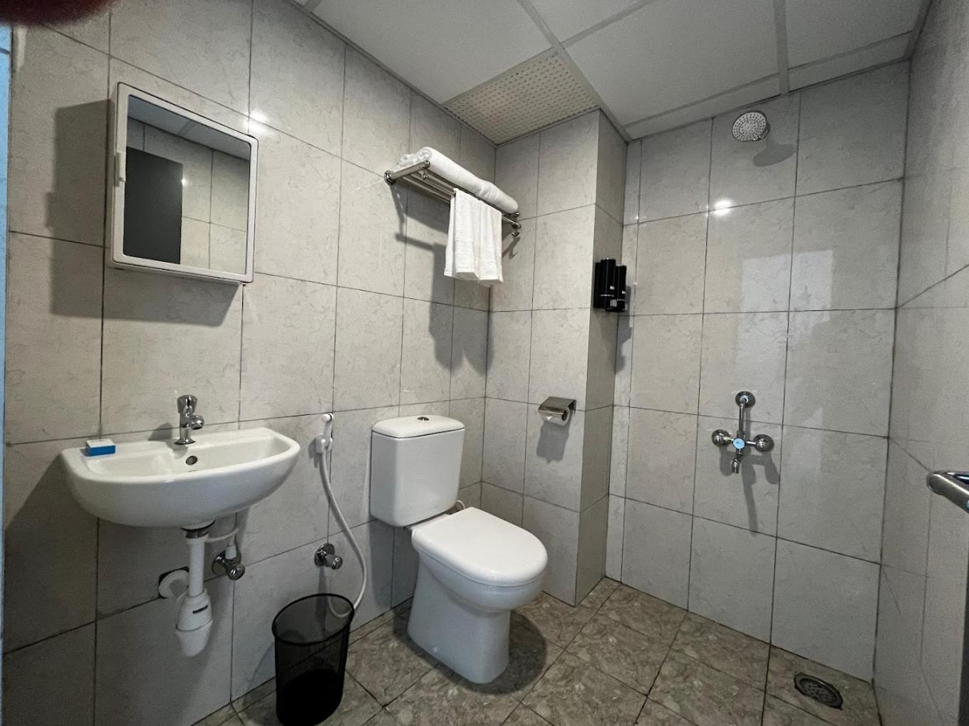 Standard Queen Room - Photo 3