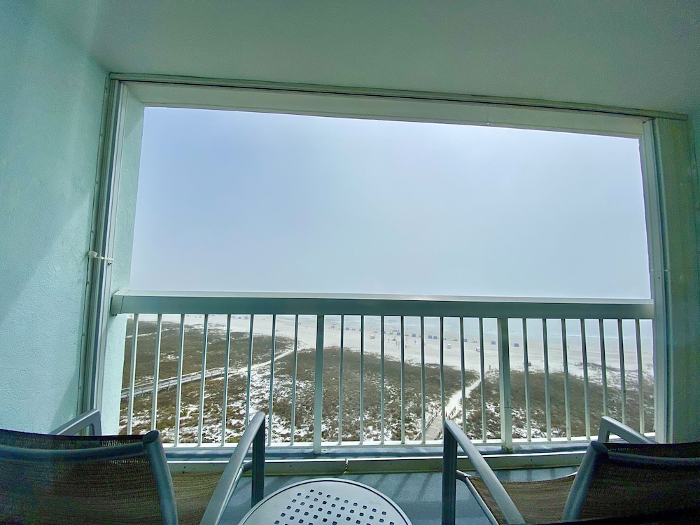 Room, 2 Queen Beds, Balcony, Ocean View - Photo 4