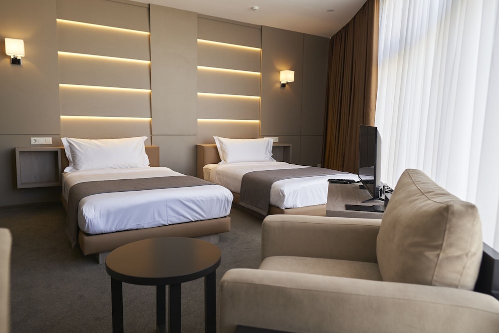 Standard Double or Twin Room - Photo 6