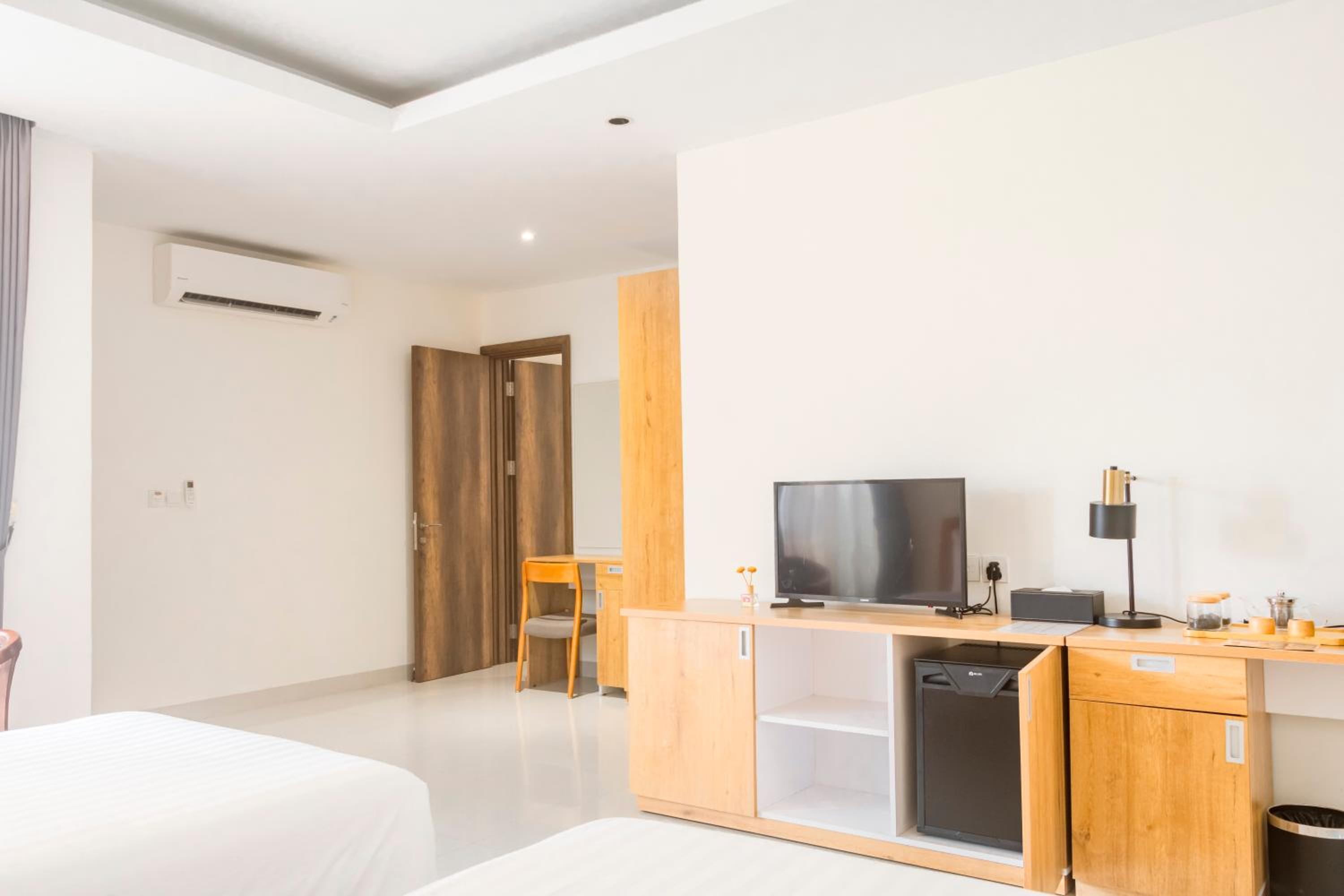 Villa Family Connecting Room - 1 Double and 2 Single Beds Garden View photo 3