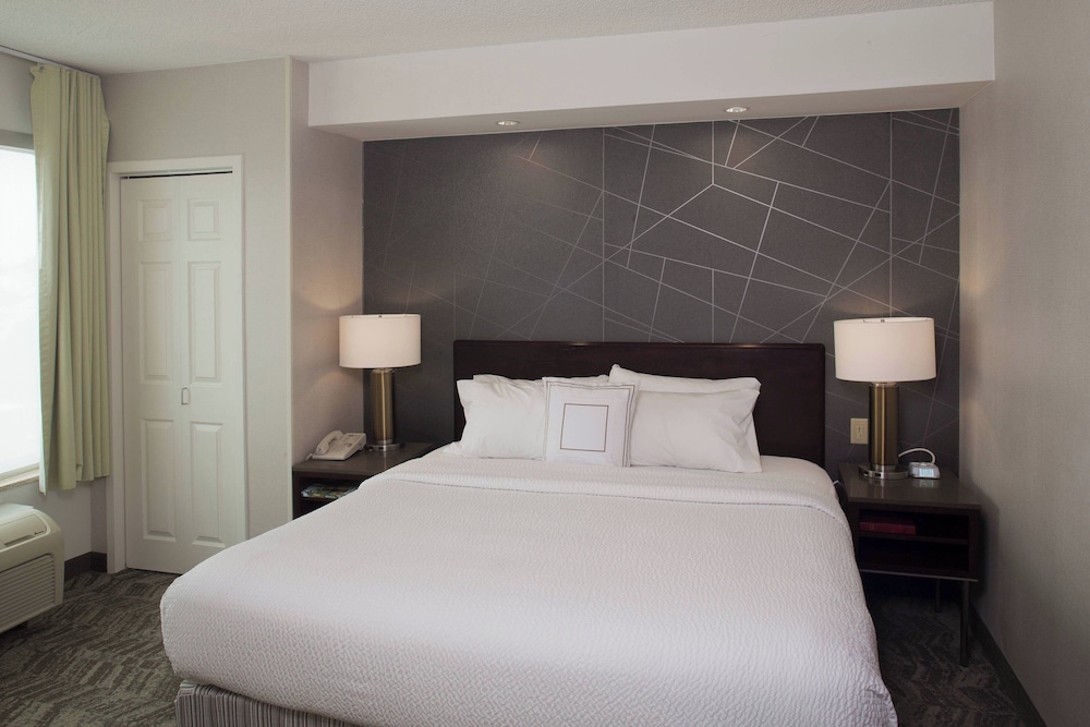 Suite, 1 King Bed with Sofa bed (Hearing Accessible) photo 1