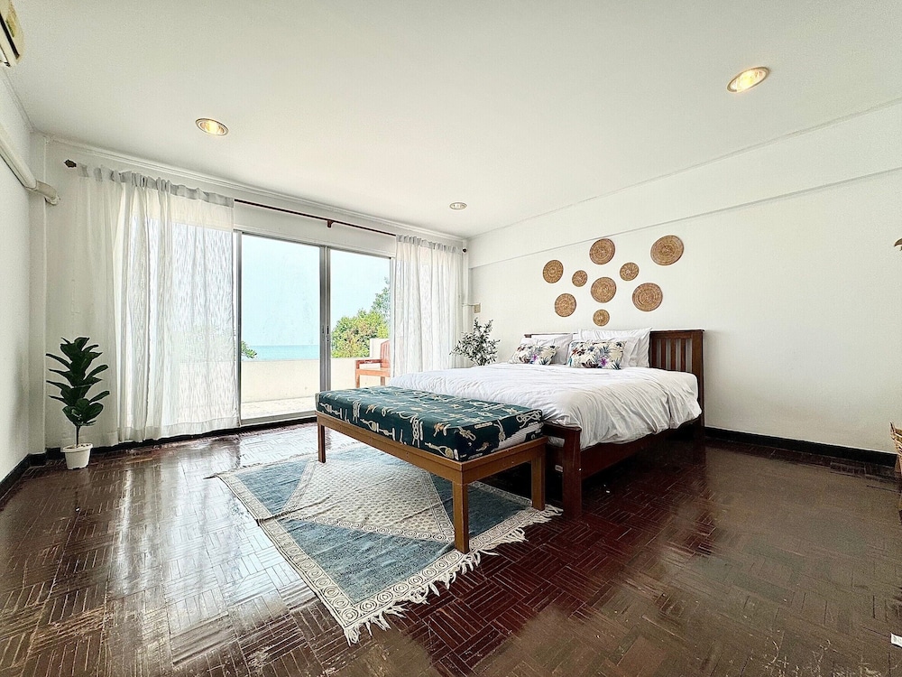 Villa photo 1