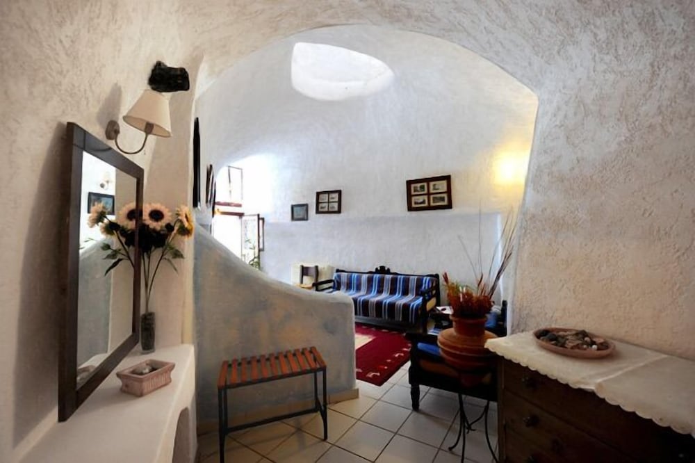 Cave Apartment - Photo 8