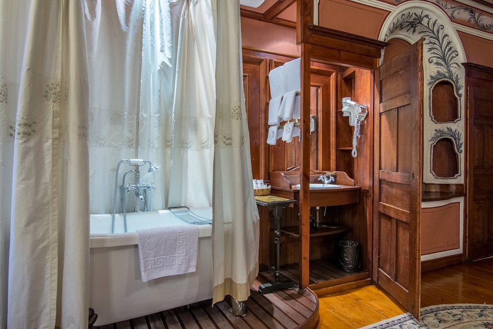 Antique Room with ancient bathtub