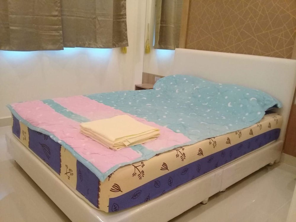 room & sleeping area