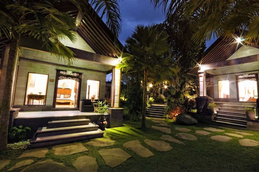 Signature Villa, 1 King Bed, Terrace, Pool View photo 2
