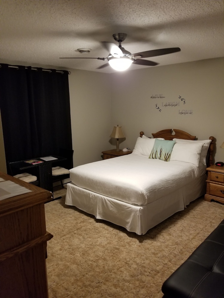 Room, 1 Queen Bed with Sofa bed, Lake View