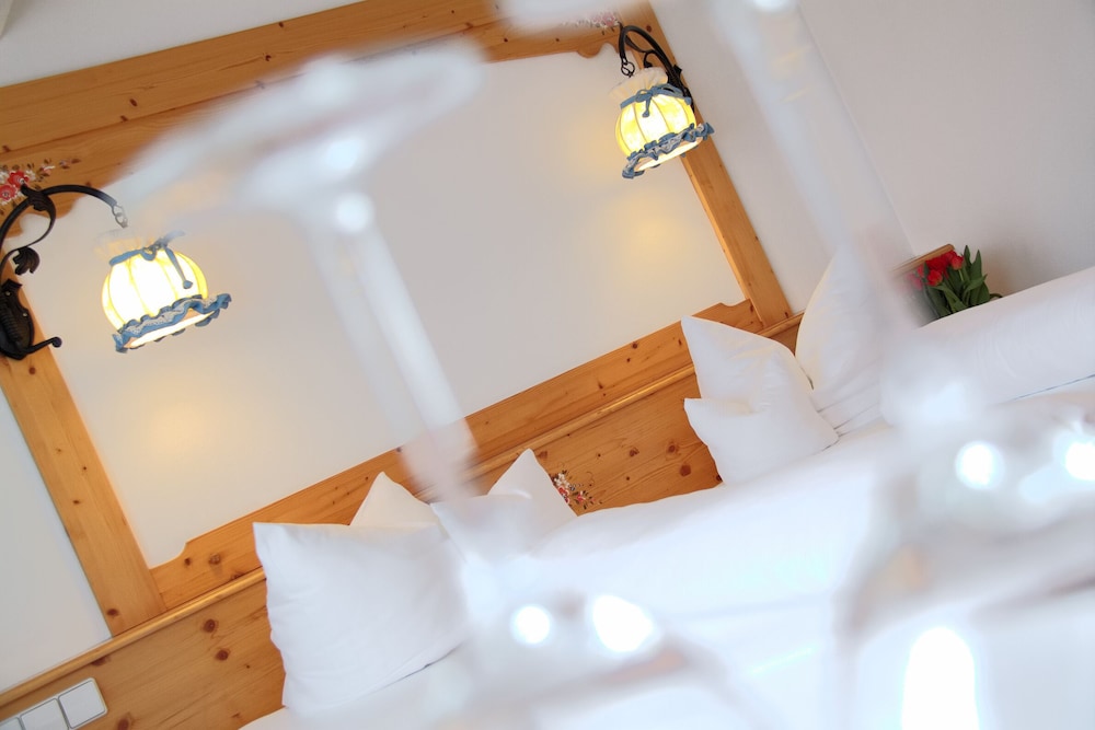 Economy Double Room - Photo 3