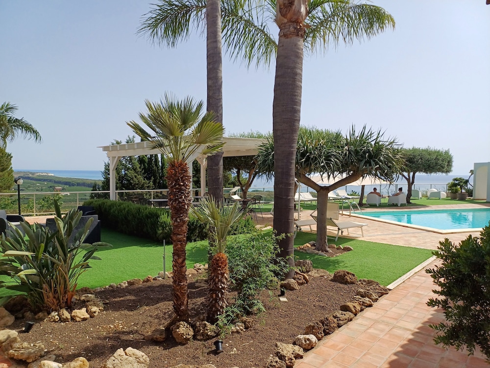 Family Cottage, 2 Bedrooms, Sea View photo 1