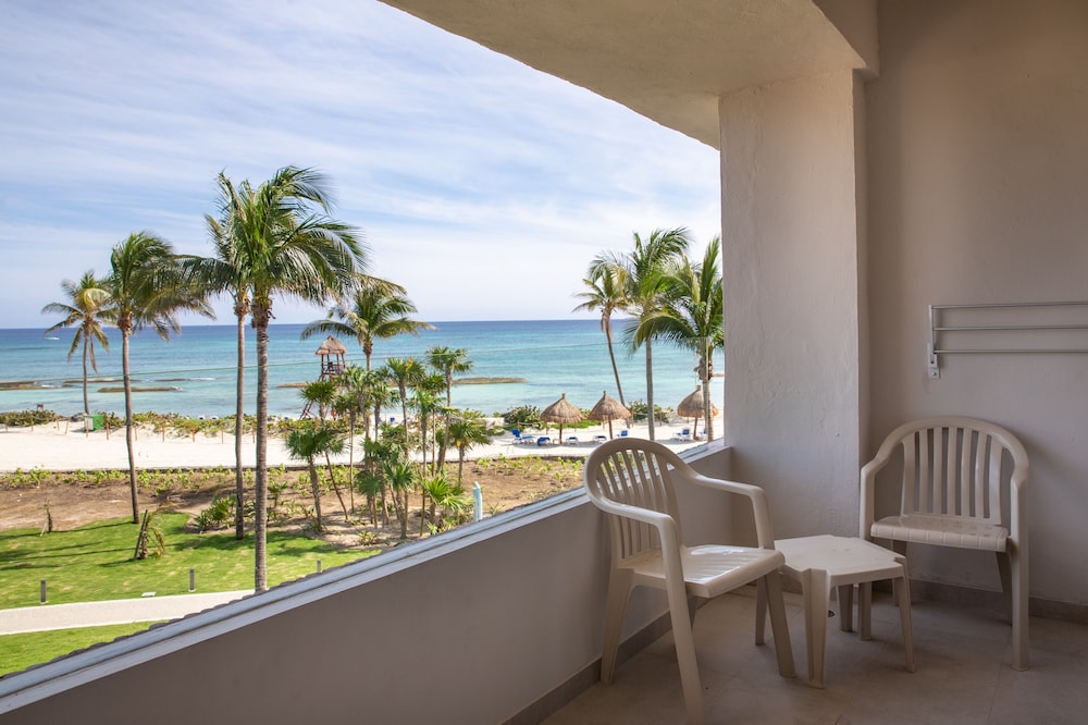 Premium Room, Oceanfront (Superior) photo 3