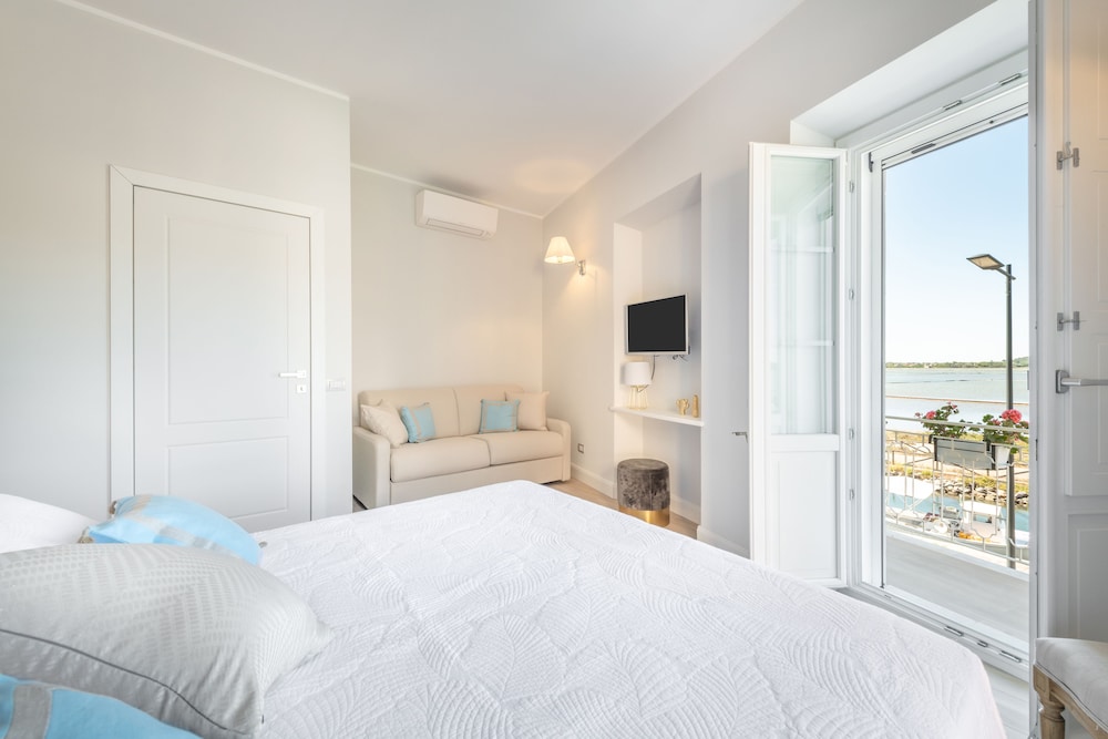 Superior Suite, Balcony, Canal View photo 2