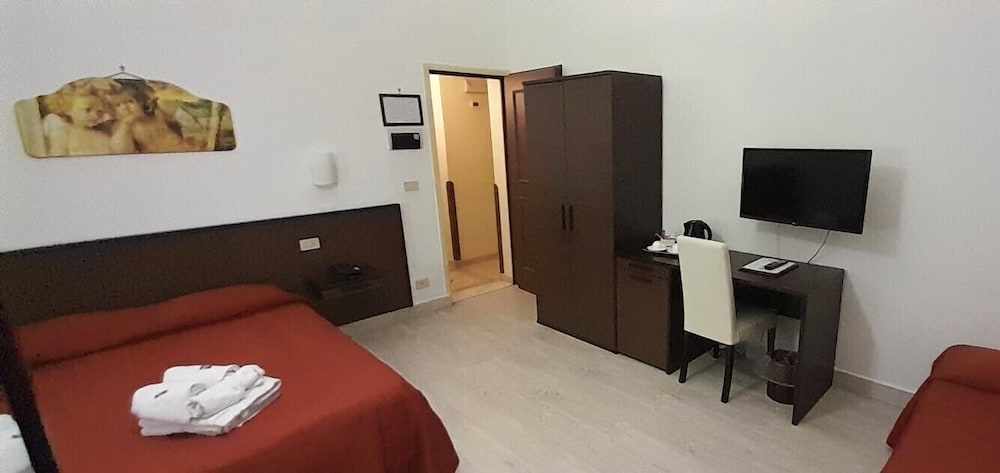 Economy Double or Twin Room - Photo 1