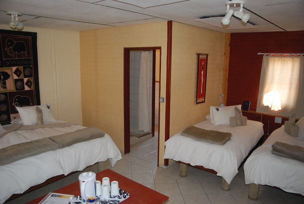 Family Room, Multiple Beds, Non Smoking, Ground Floor photo 3