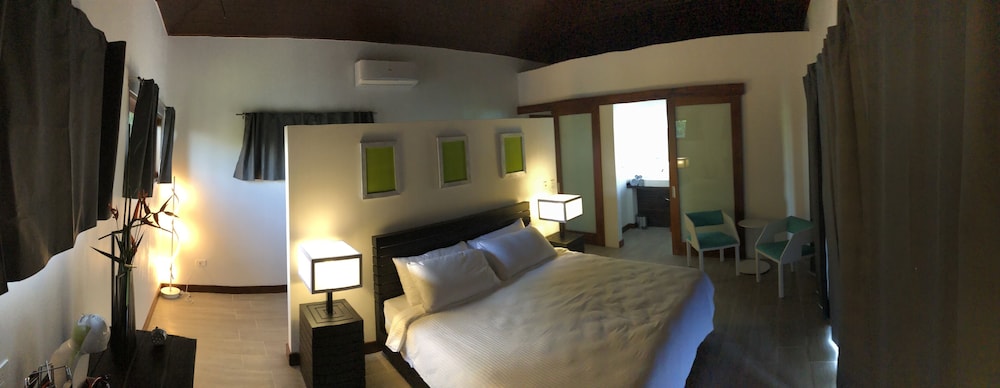 Luxury Villa, Ocean View photo 2