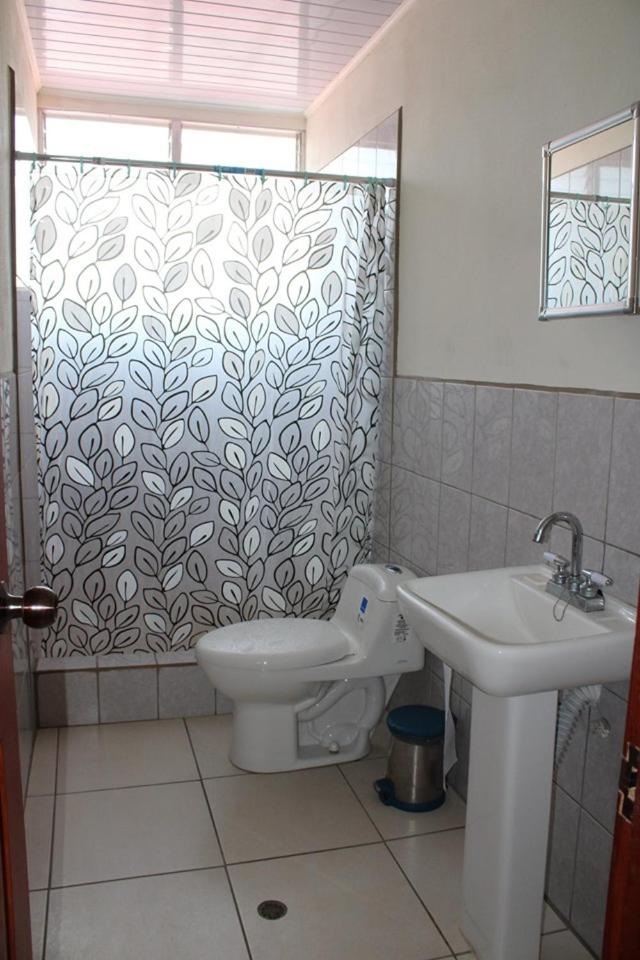 Twin Room with Shared Toilet photo 2