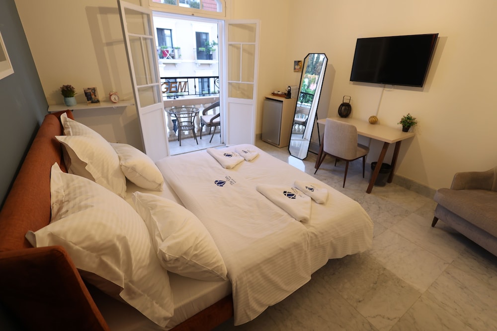 Exclusive Double or Twin Room photo 3