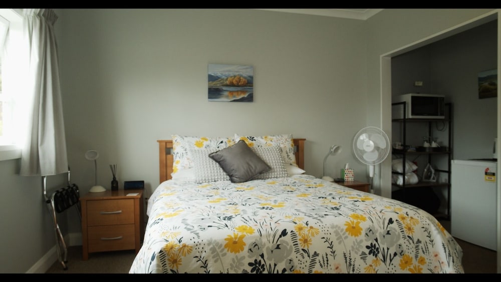 Bedroom 3 photo 3