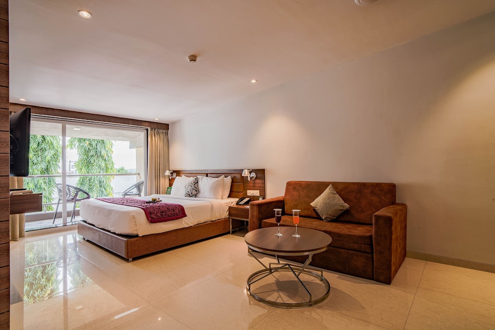 Winter Green Premium Garden View Room - Photo 3