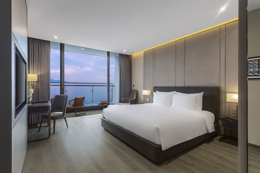 3 Bedroom Residence Oceanfront - Photo 3