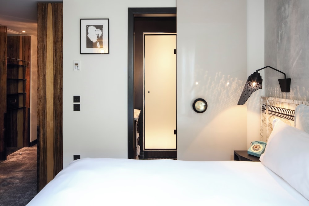 Classic Room (Balcony upon availability) photo 3