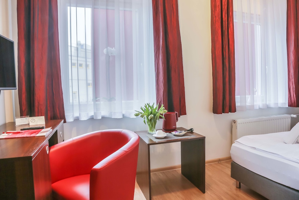 Standard Single Room photo 2