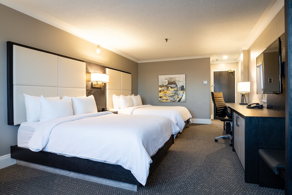 Premium Room, 2 Queen Beds - Photo 3